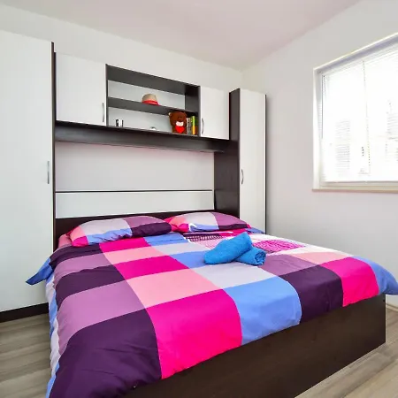 Biber Zaton (Sibenik-Knin)